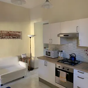  Vakantiehuis La Piccola Reggia